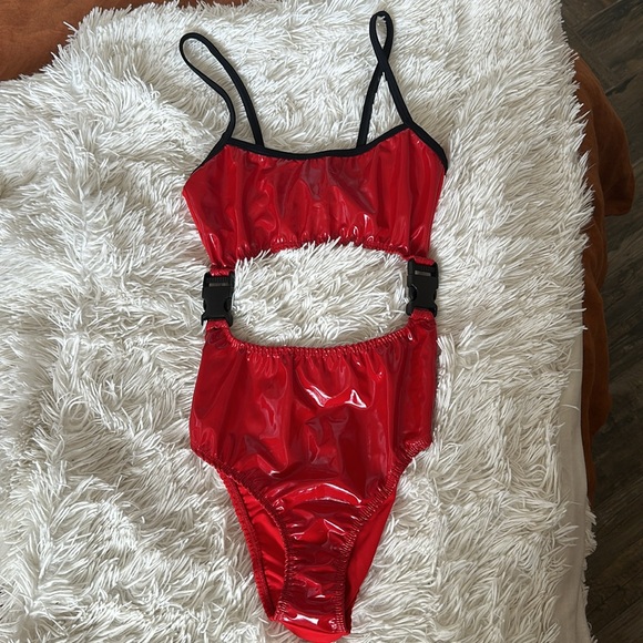 Ravewithmigente red buckle bodysuit - Picture 3 of 3